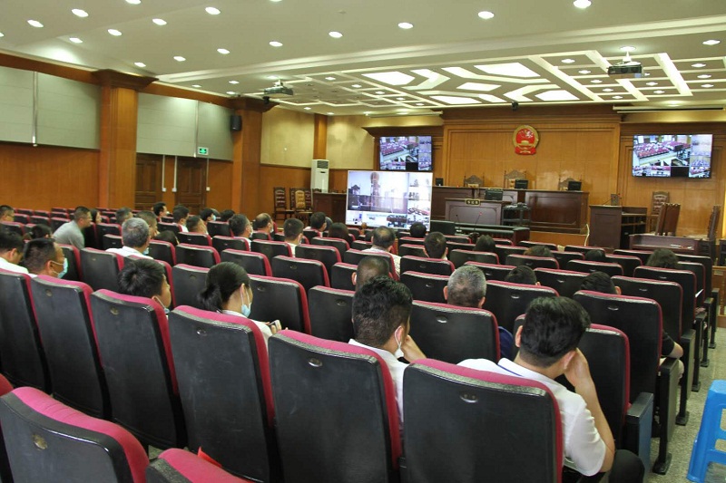 庭審警示教育旁聽會(huì)場(chǎng)（三）.jpg